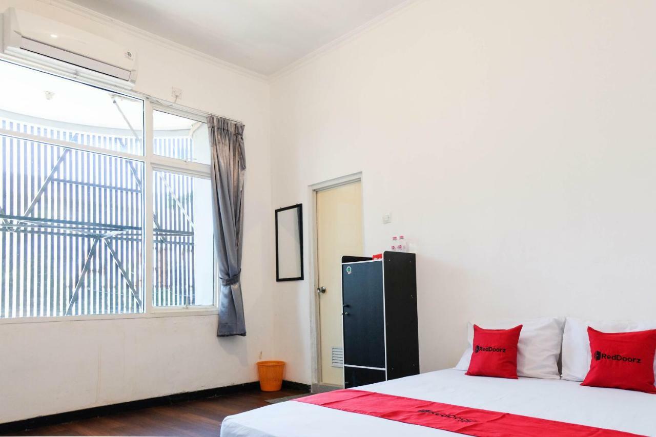Reddoorz Near Ahmad Yani Airport 3 2* Semarang
